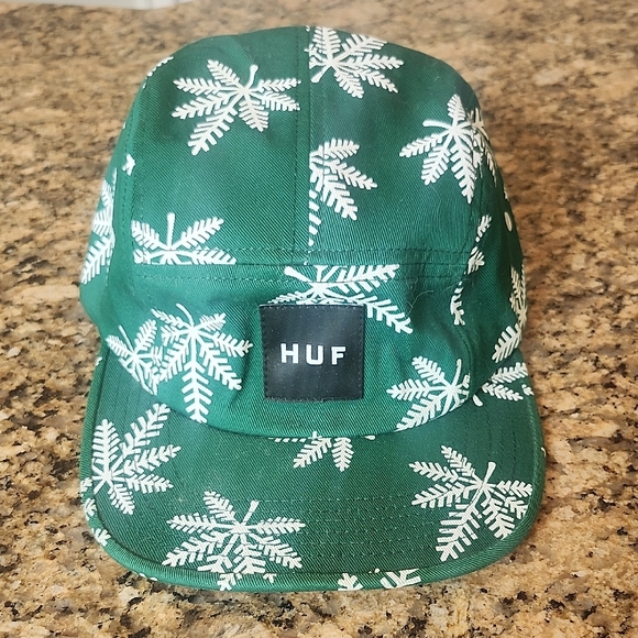 HUF‎ Forest Green Cap with White Leaf Design - Picture 1 of 6